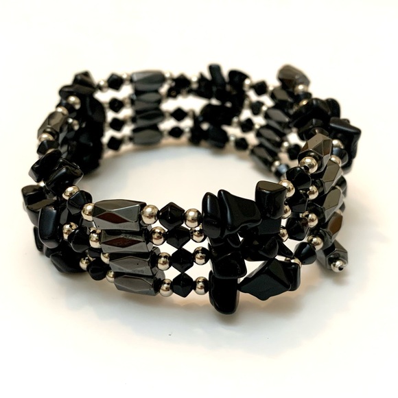 Hematite Magnetic Wrap Bracelet With Black Glass Chip Beads - Picture 1 of 10